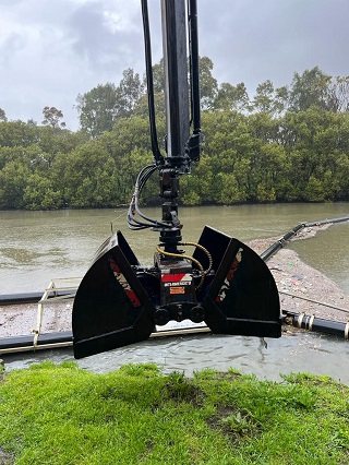 Clamshell Bucket Crane